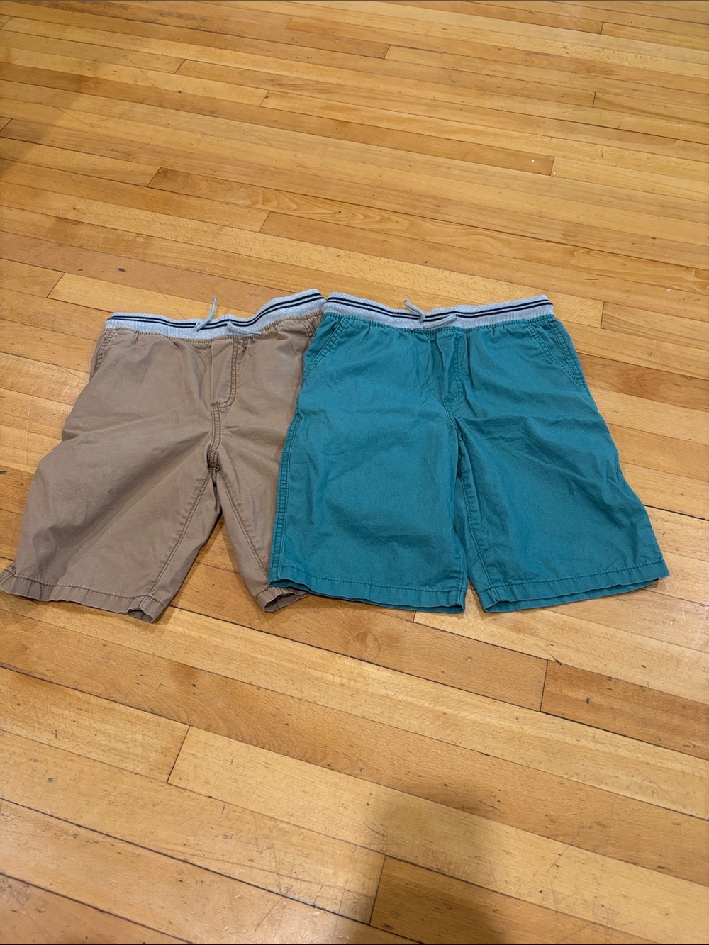 Boys OshKosh khaki shorts